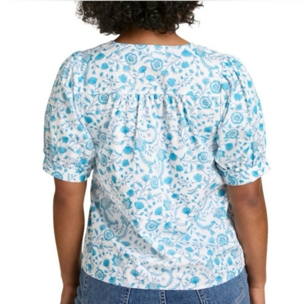 Draper JAMES Floral Blue  and White puff V Neck  Women's Top - Picture 3 of 13